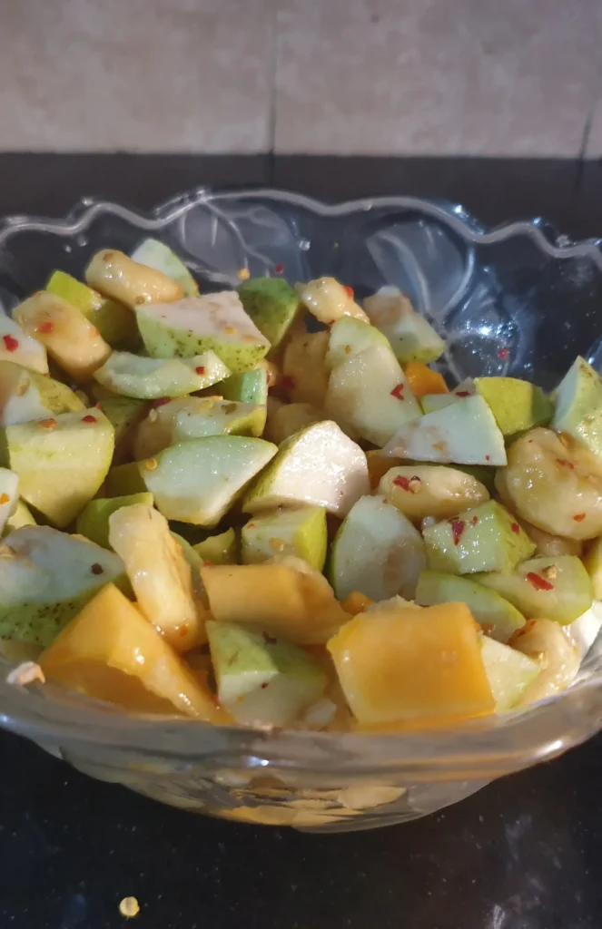 Fruit Chaat Bliss: Colorful, Zesty, and Refreshing 🍓🍊