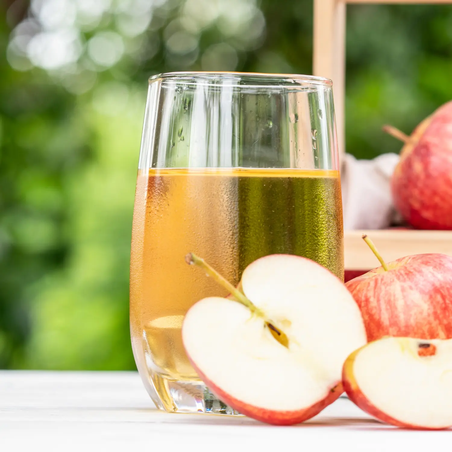 Apple Juice Paradise: Sip into Refreshment!