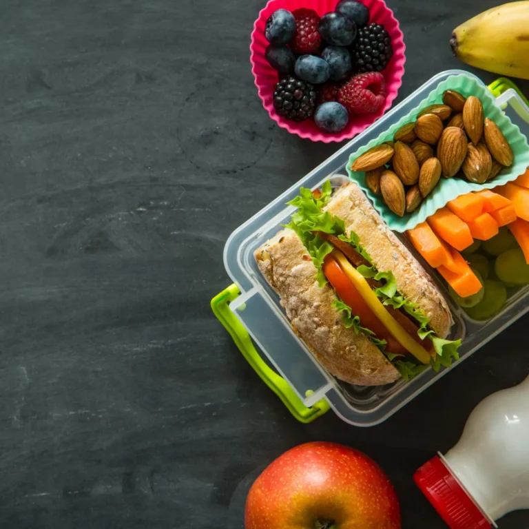 Lunchtime Wellness: Fuel Your Day with Healthy Lunch Inspirations 🍲💪